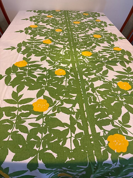 Marimekko Ruusupuu kangas 146x240 cm