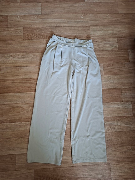 Tytön h&m  väljät housut 146cm