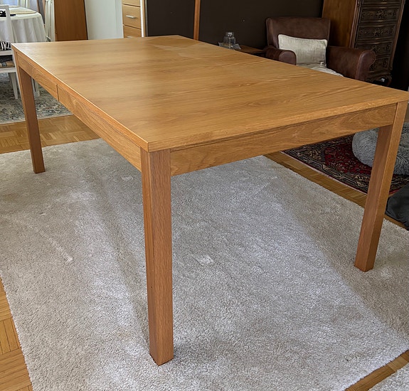 Iso kotimainen ruokapöytä 50cm jatkolevyllä, tammea