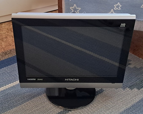 Hitachi 15-tuumainen TV