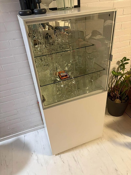 Ikea vitriini