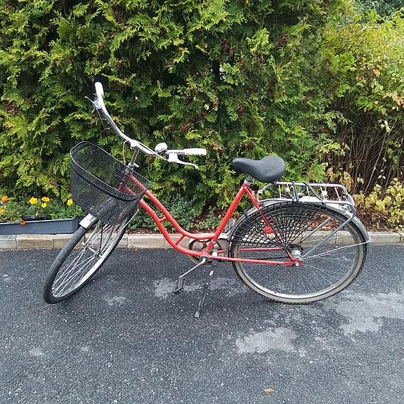 Tunturi daami 28 tuuman rengaskoko, hyväkuntoinen polkupyörä.