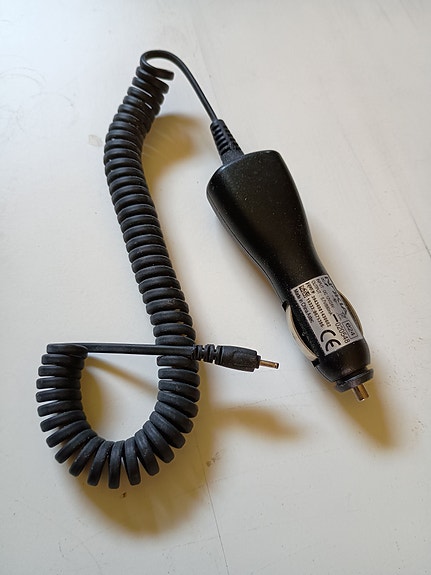 Nokia autolaturi 12/24V