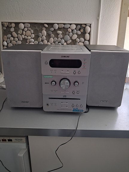 Sony CMT-CPX1 stereosarja CD/radio kaiuttimilla