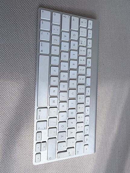 Apple Wireless Keyboard A1314 (Bluetooth) – Suomi-näppäimistö