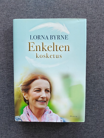 Nimikirjoituksella; Lorna Byrne Enkelten kosketus