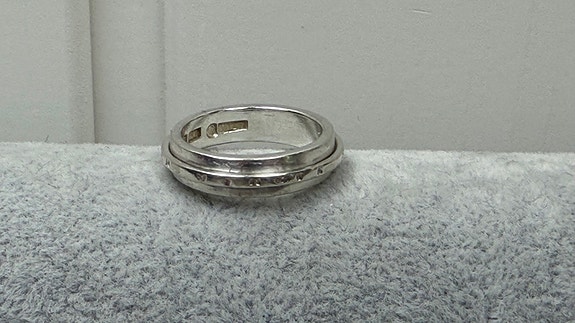 Efva Attling Avo Edge hopeasormus 925