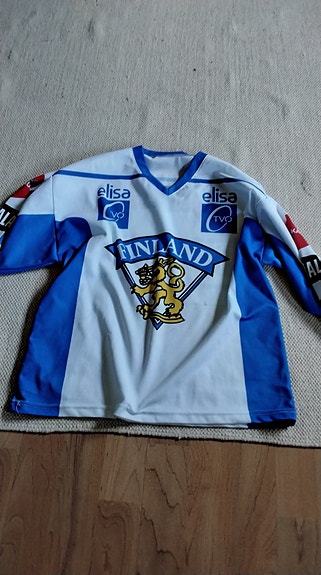 suomi pelipaita leijonat noin 140cm