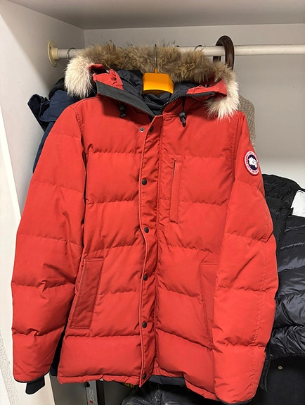 Canada Goose talvitakki M punainen untuva