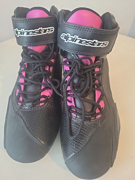 Alpinestarssin ajokengät,koko 37.5