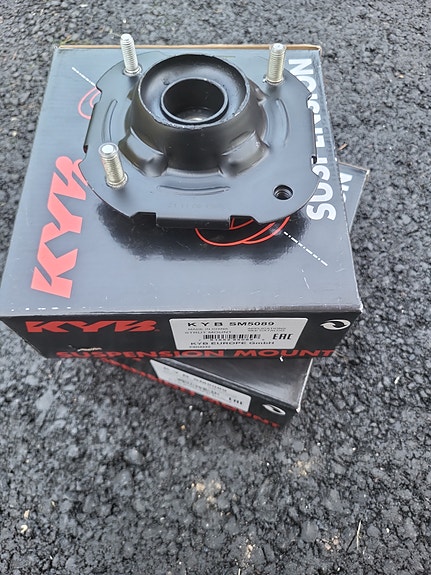 Toyota KYB SM5089 iskunvaimentimen ylälaakeri / strut mount