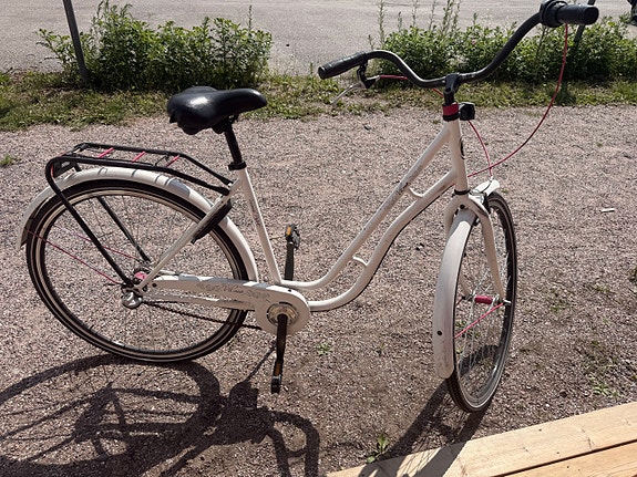 Naisten polkupyörä