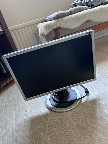 LG 19" tietokonenäyttö