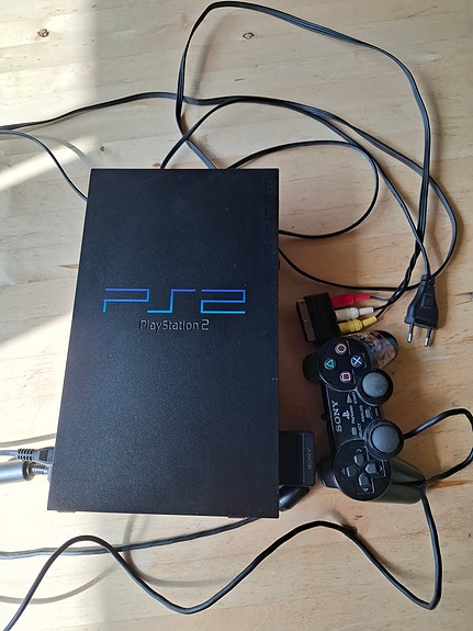 Sony PlayStation 2 pelikonsoli