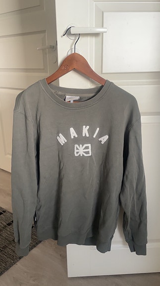 Miesten makia collegepaita