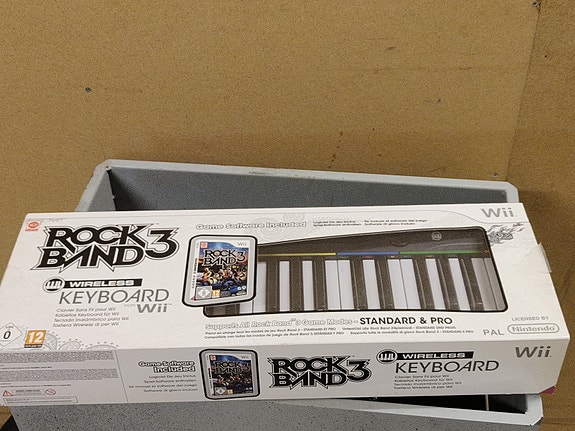 Uusi Rock Band 3 Wireless Keyboard Wii