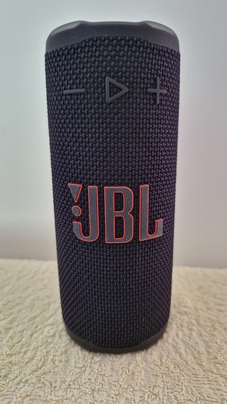 JBL  bluetooth kaiutin