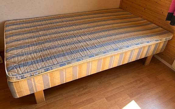 120cm leveä sänky