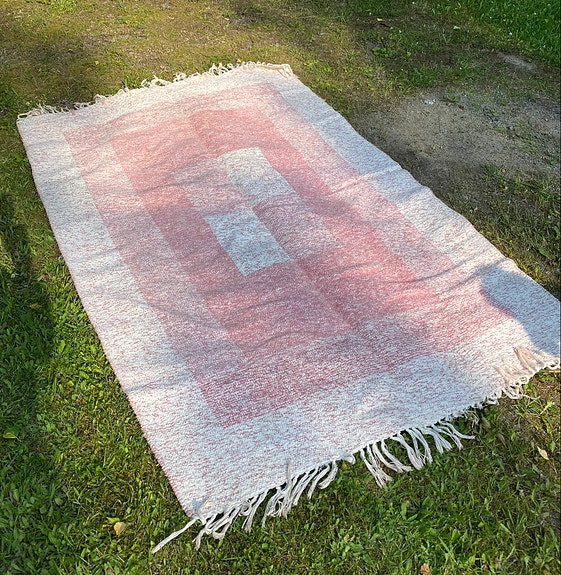 Kaunis matto  noin 226x153cm
