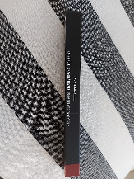 MAC uusi ja käyttämätön huultenrajauskynä brick
