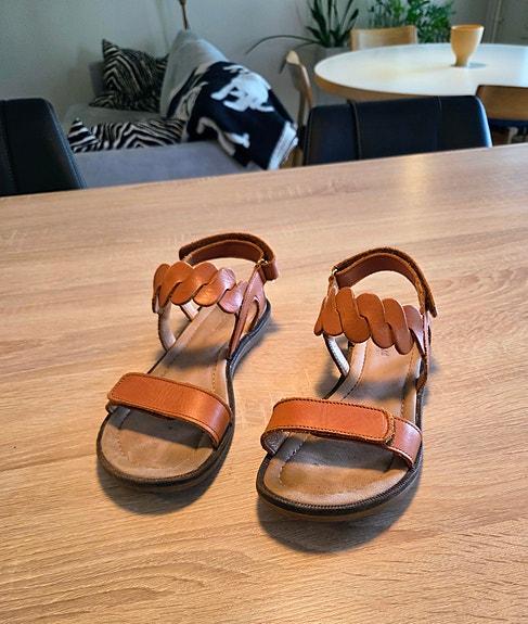 bisgaard nahkasandaalit
