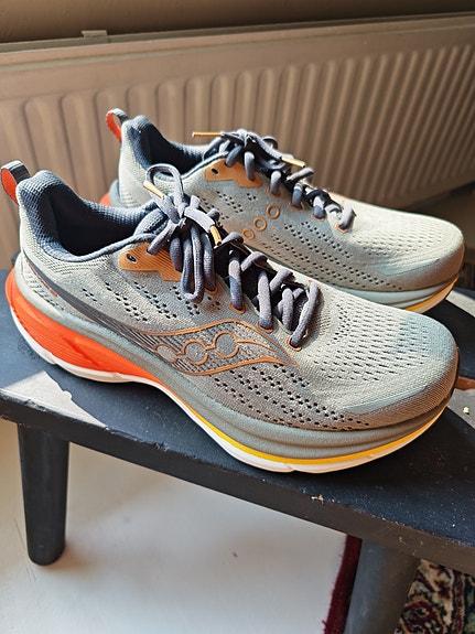 Saucony Hurricane 25 juoksukengät