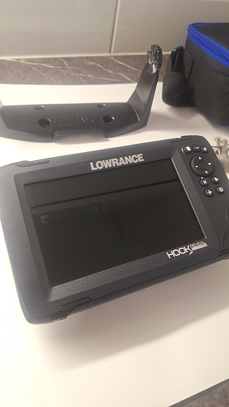 Plotteri Lowrance hook reveal 7
