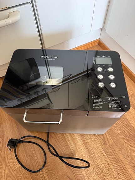Electrolux-leipäkone (EBM8000N)