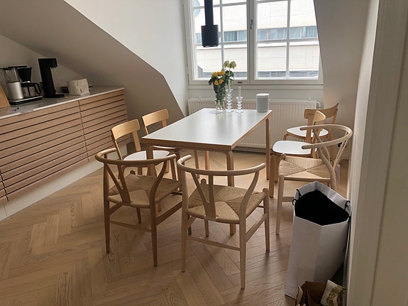 Artek 81B ruokapöytä valkoinen koivu