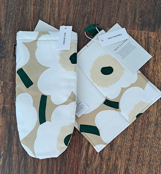 Marimekko Unikko patalappu ja patakinnas