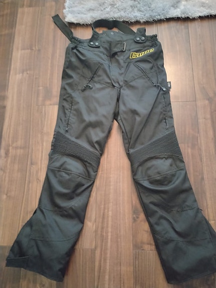 Miesten eagle-merkkiset ajohousut, koko 52