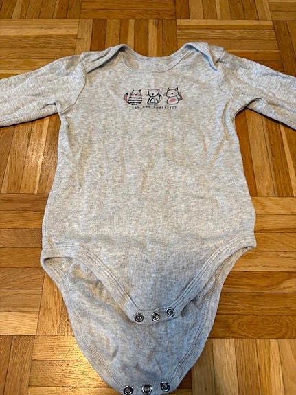 Harmaa kissa body koko 86