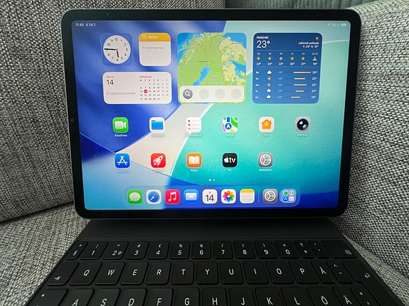 Apple iPad Pro 11” (3. sukupolvi) 256 Gt tabletti + Apple Magic Keyboard Apple