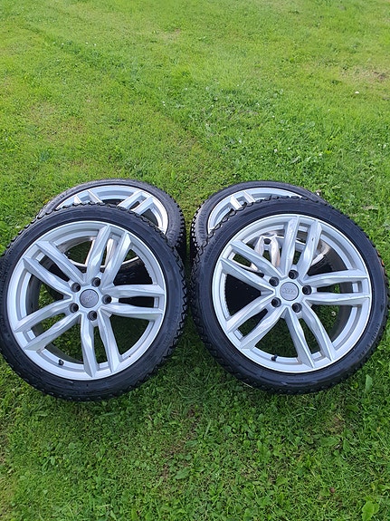 Audi vanteet Goodyearin nastarenkailla