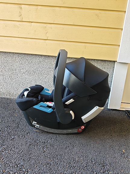 Cybex aton 5 turvakaukalo + telakka