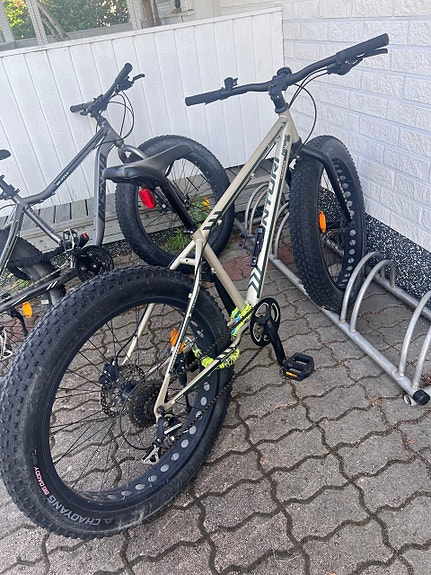 Tunturi maastopyörä fatbike 26"