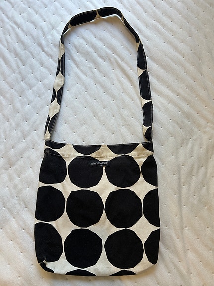 Marimekko olkalaukku Kivet