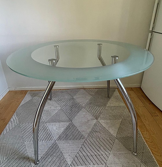 Tyylikäs pyöreä lasipöytä, Ø105 cm
