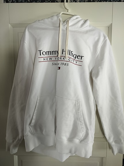 Tommy Hilfiger -huppari