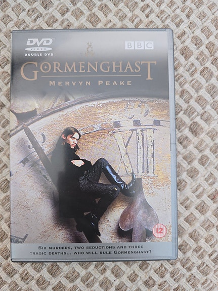 BBC Gormenghast TV-sarja DVD | Koko Tuotantokausi