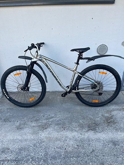Kona Kahuna maastopyörä