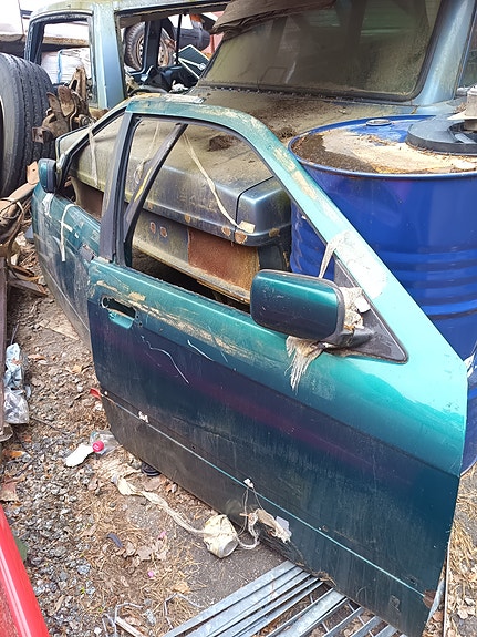 BMW E36 etuovet.