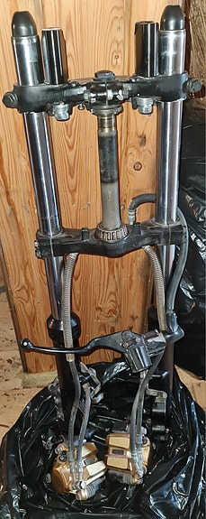 Suzuki GSX 750 ES 1984 keula jarruineen ja vanteet