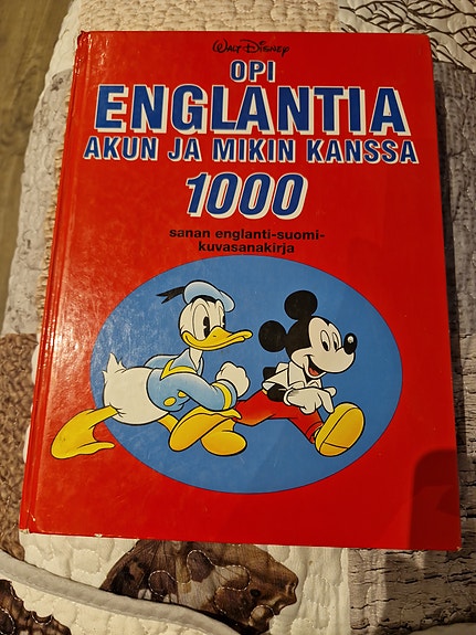 Opi englantia Akun ja Mikin kanssa - englanti–suomi kuvakirja