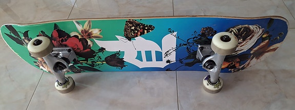 Product image 1 of 2