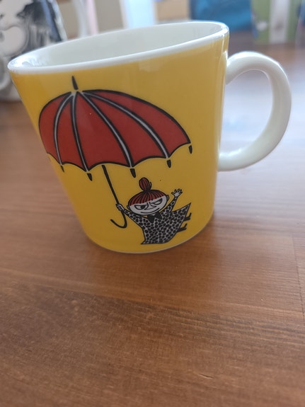 Arabia Muumi Pikku Myy -muki keltainen