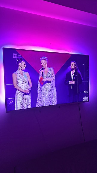 Philips 55PUS7334/12 55" 4K UHD Ambilight -televisio