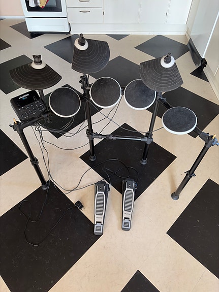 Alesis DM Lite sähkörummut