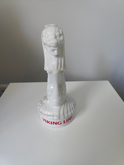 Viking Line vanha valkoinen Merlion-karahvi/pullo