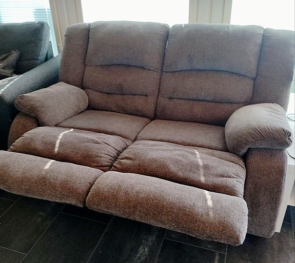 2-istuttava mekanismisohva (recliner)